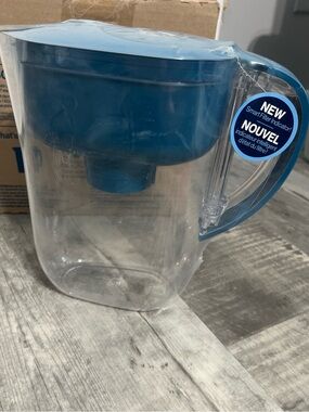 Brita Metro 6 Cup Water Filter Pitcher with Smart Filter Indicator